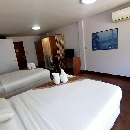 Beachfront Hotel Cha Am Ча-Ам Екстер'єр фото
