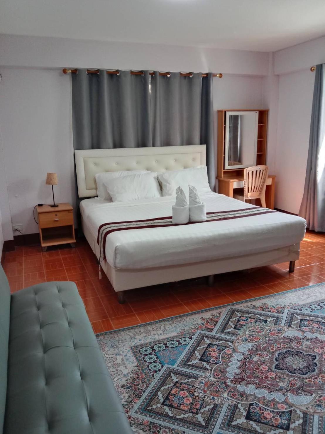 Beachfront Hotel Cha Am Ча-Ам Екстер'єр фото