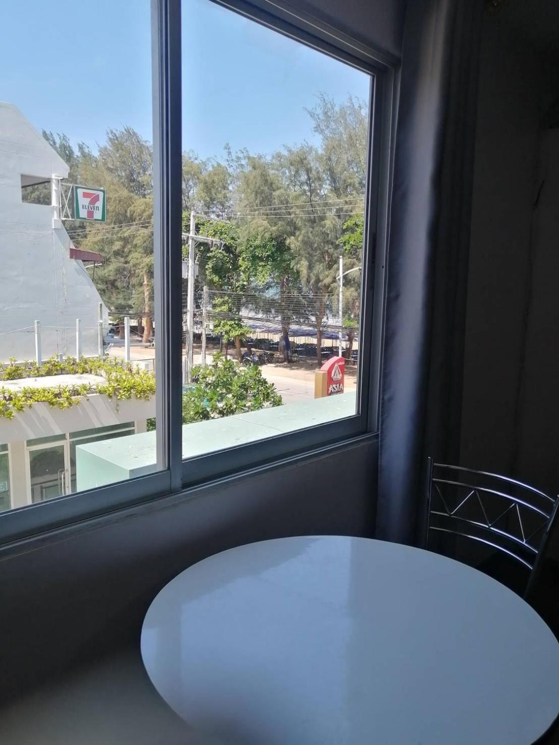 Beachfront Hotel Cha Am Ча-Ам Екстер'єр фото